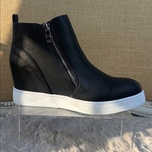 Journee Collection | Pennelope Wedge Sneaker Perforated Black Booties, Size 9.5